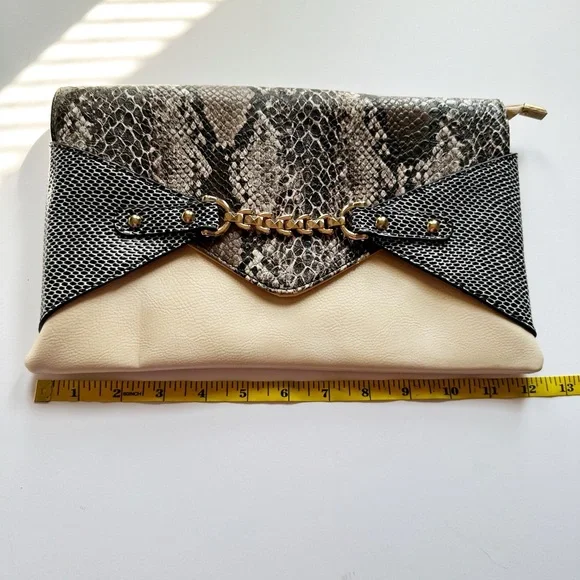 Snake Skin patterned Clutch Bag - Picture 3 of 4